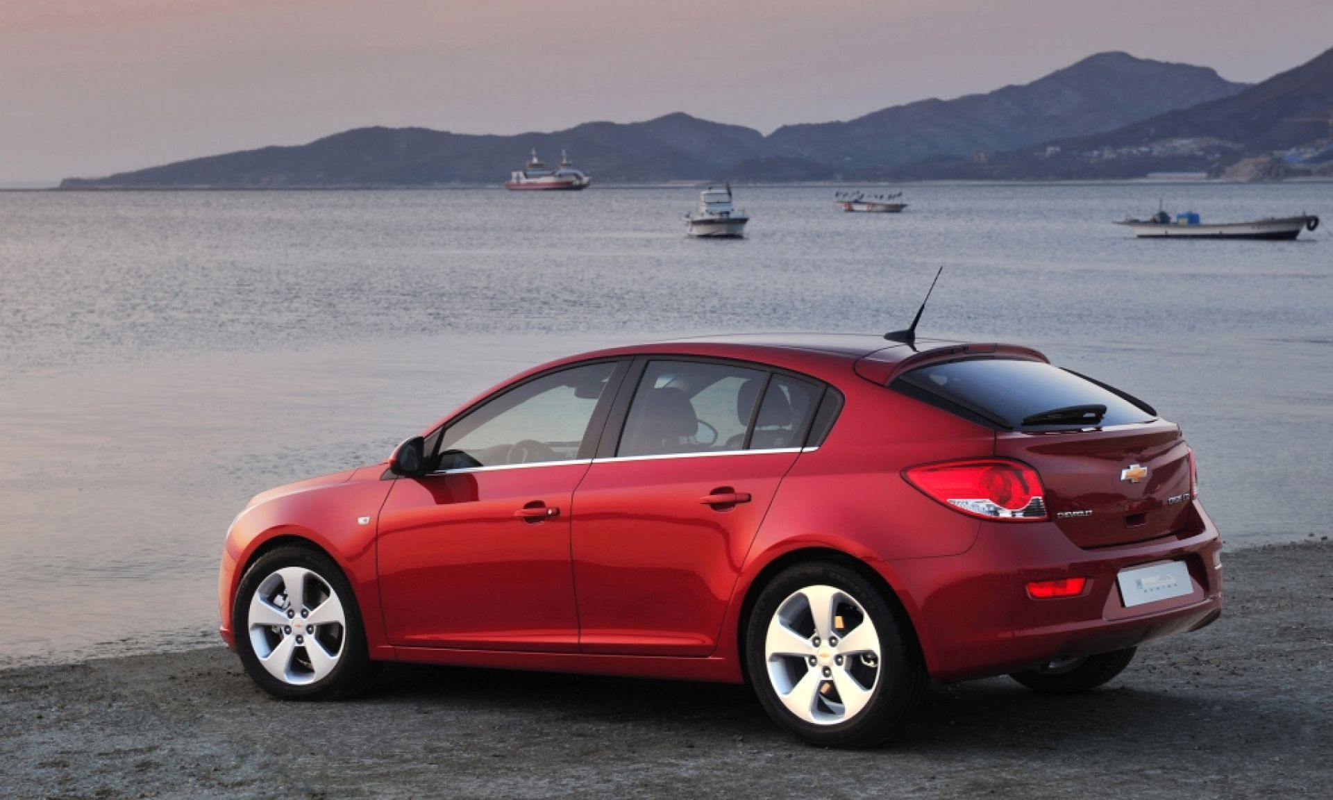 Chevrolet cruze хэтчбек камера